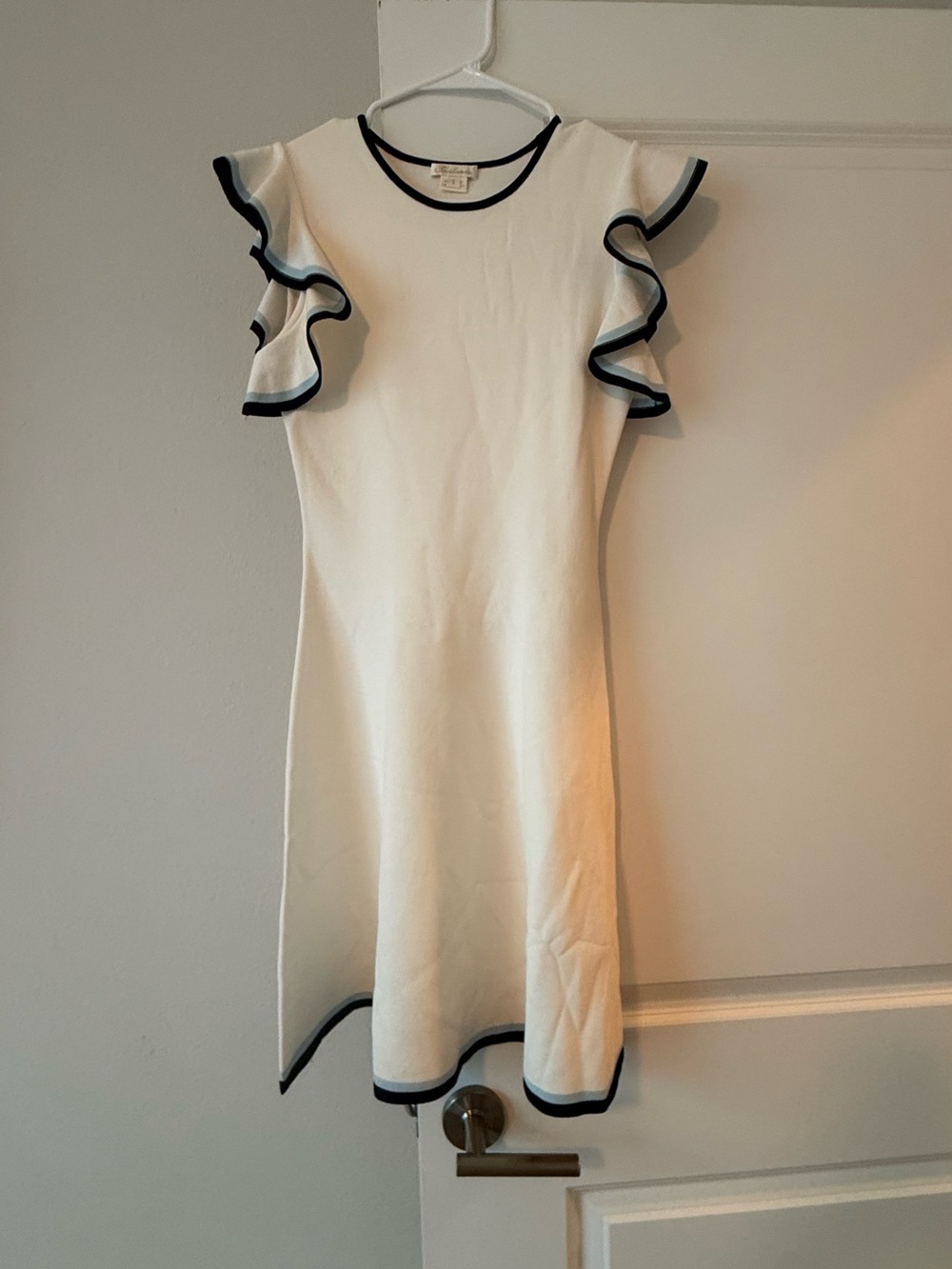 Shoshanna Knit Mini Dress White with Navy Ruffle Sleeve Contrast Trim❤️ - Picture 4 of 9